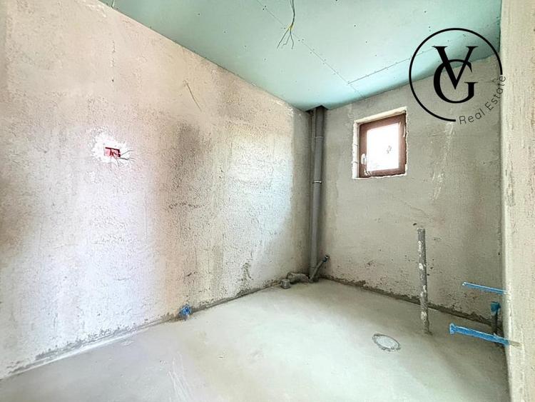 Casă individuală cu 4 camere cu Canalizare în Lumina
