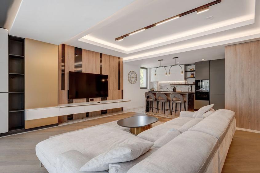 Apartament cu 3 camere semidecomandat, mobilat în Floreasca