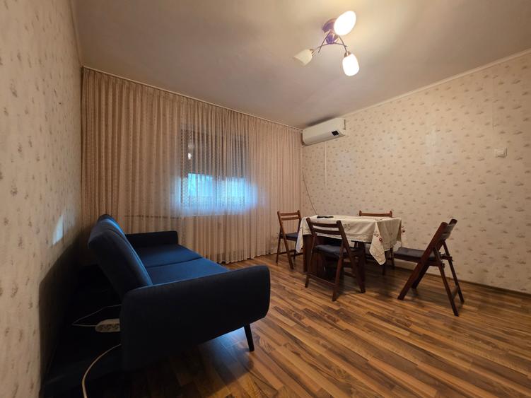 Apartament cu 3 camere semidecomandat în Giurgiului