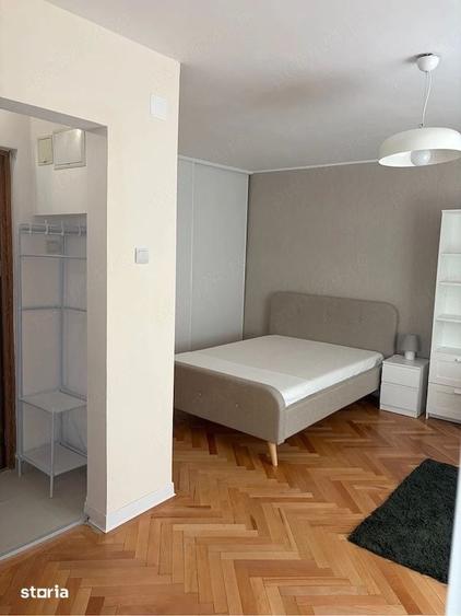 Garsonieră decomandată în Băneasa