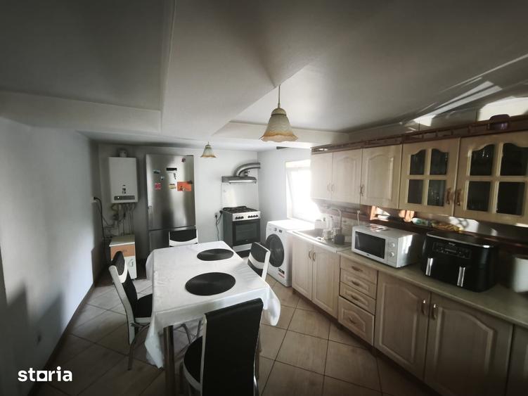 Casă cu 3 camere cu Teren 210 Mp în Est