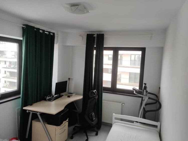 Apartament cu 4 camere decomandat în Pipera