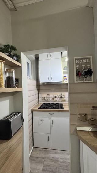 Apartament cu 3 camere semidecomandat în Central