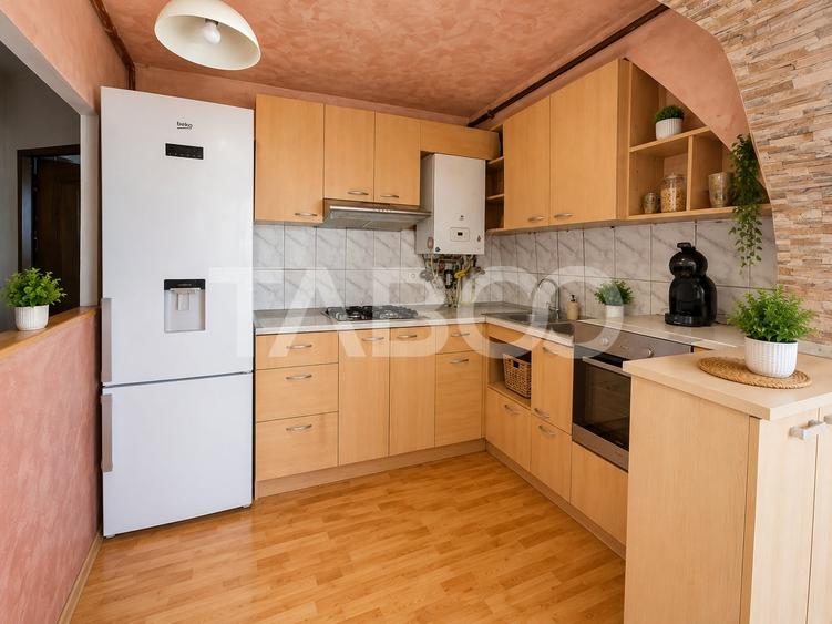 Apartament cu 3 camere decomandat, mobilat în Mihai Viteazul