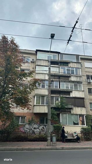 BD.DECEBAL, Apartament cu 3 camere decomandate - 90 mp- etaj 4/4, - 5