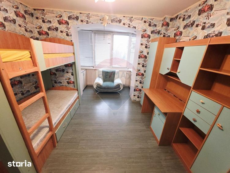 Apartament cu 4 camere în Calea Romanului