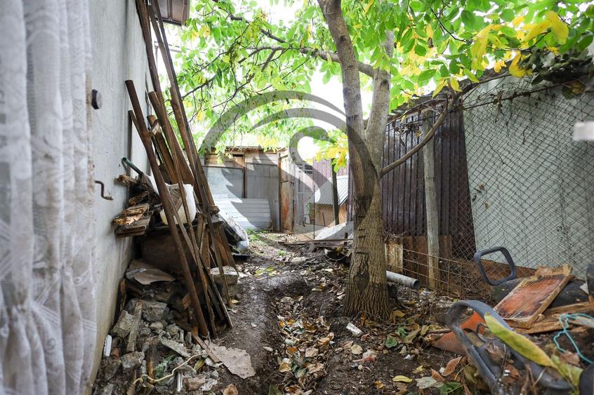 Casă individuală cu 3 camere cu Canalizare în Exterior Vest