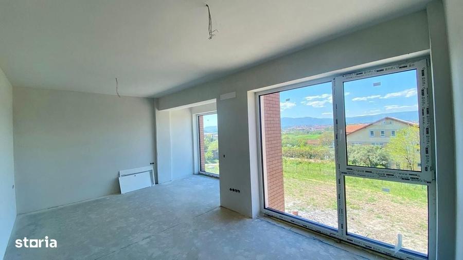 Casă cu 4 camere cu Teren 170 Mp în Gușterița