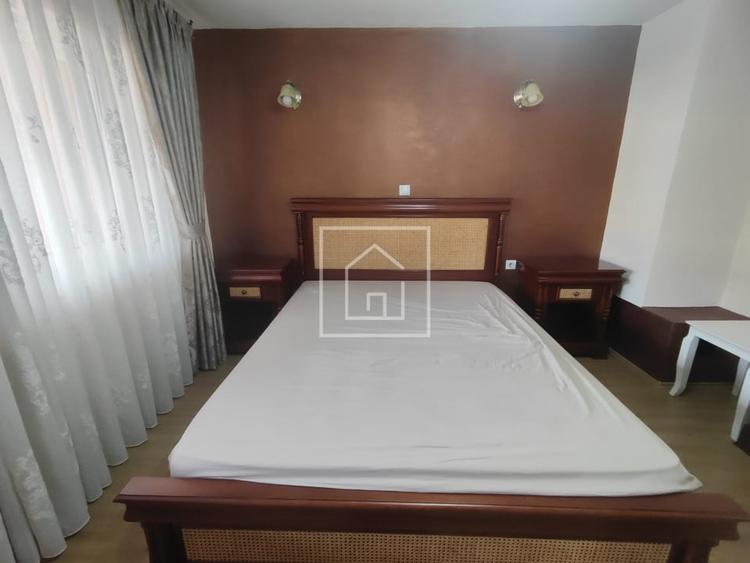 Duplex cu 4 camere cu Canalizare în Tineretului