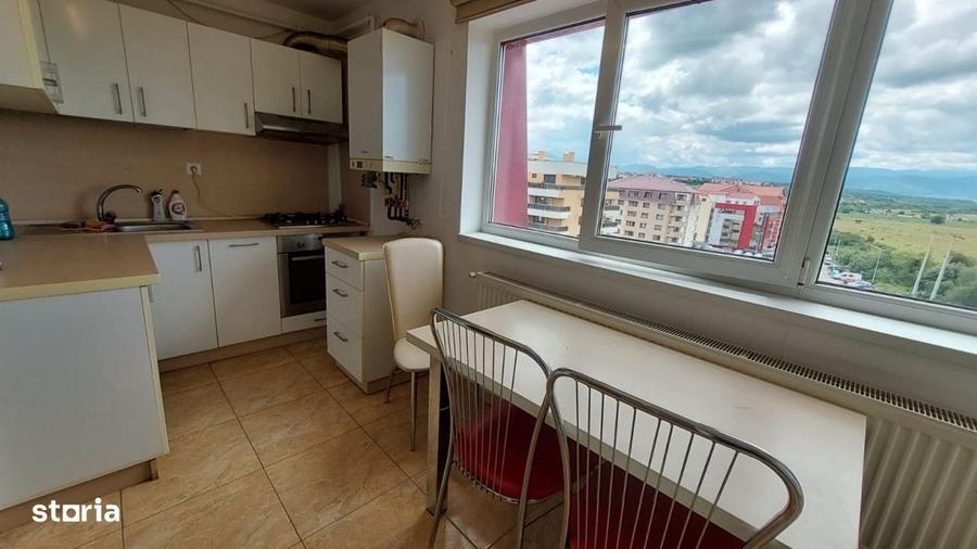 Apartament cu 4 camere decomandat, mobilat în Ștrand