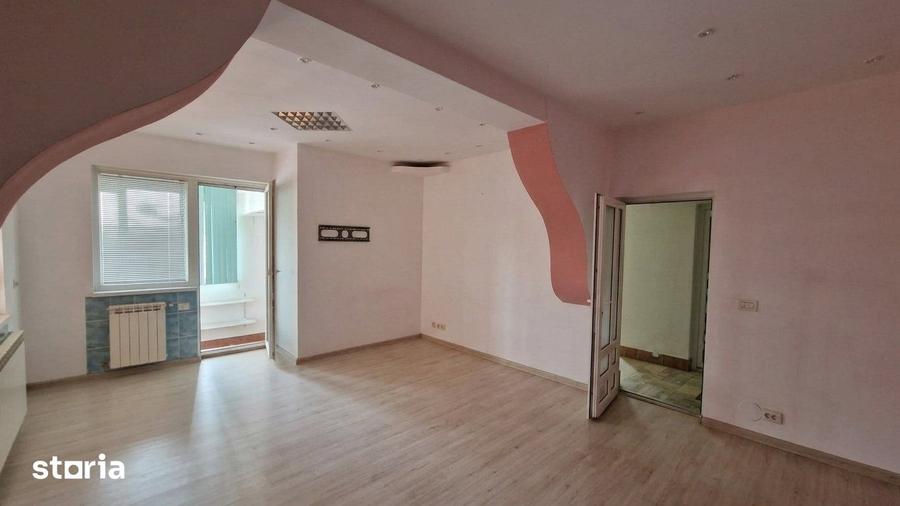 Casă cu 7 camere cu Piscina în Ferentari