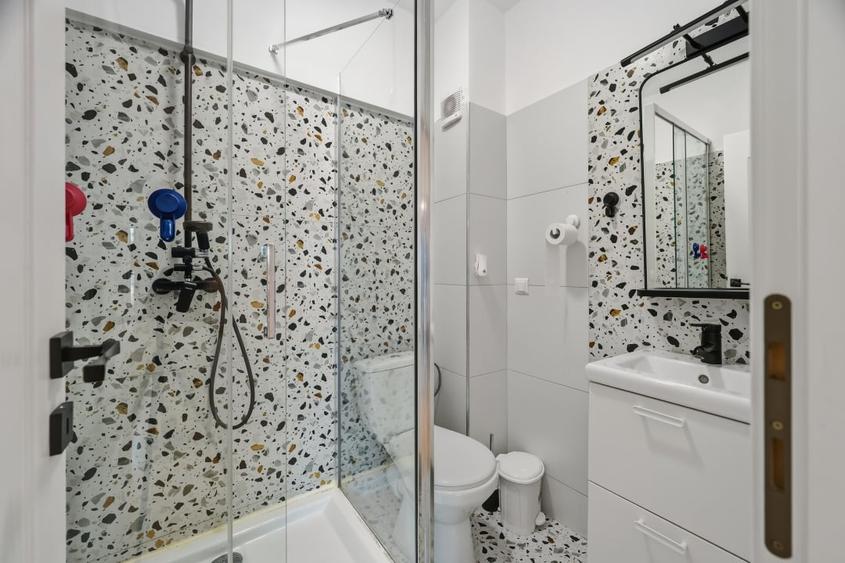 Apartament cu 3 camere semidecomandat, mobilat în Bucureștii Noi