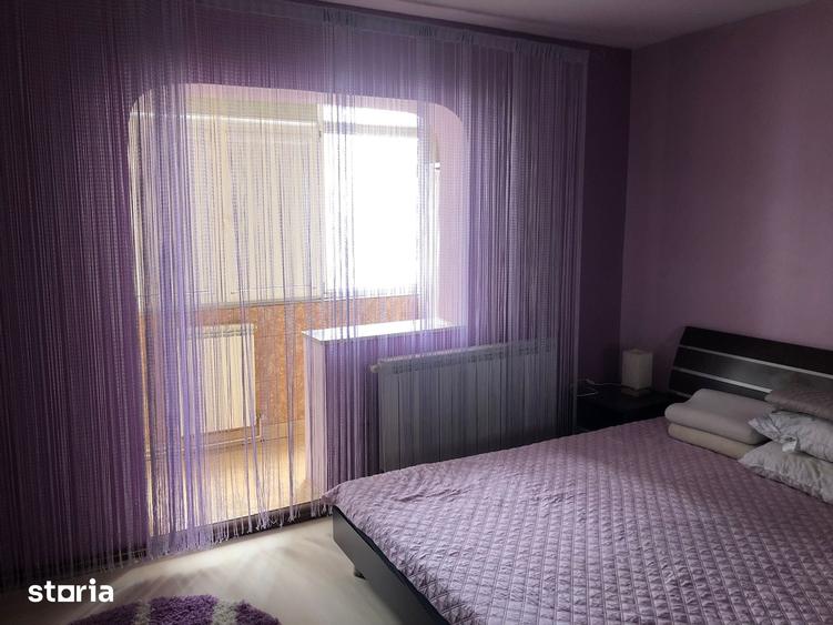 Apartament cu 3 camere decomandat în Delfinariu