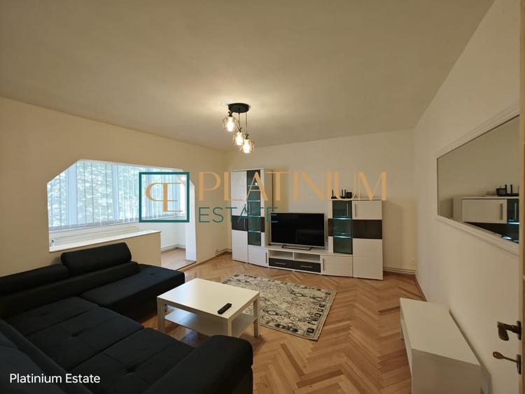 Apartament cu 4 camere decomandat, mobilat în Aradului