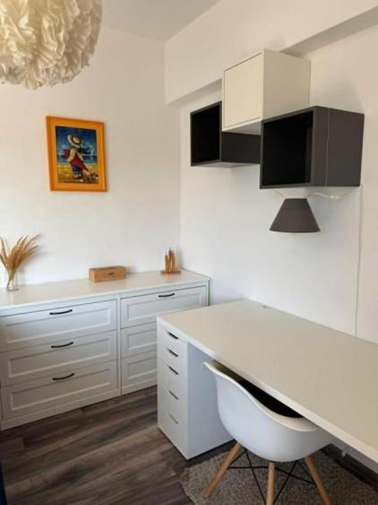 Calarasi-Decebal-7 minute metrou P-ta Muncii,apartament 2 camere,2 bai - 13