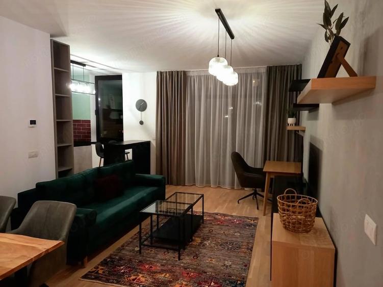 Apartament cu 2 camere decomandat în Take Ionescu