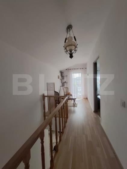 Casă individuală cu 6 camere decomandat cu Canalizare în Tărlungeni