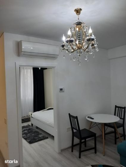 Apartament cu 2 camere în Micro 17