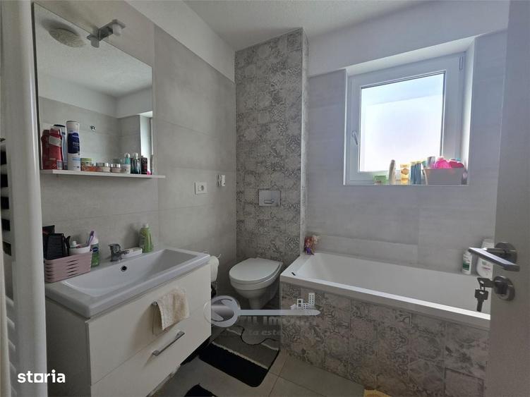 Apartament cu 3 camere decomandat în Valea Lupului