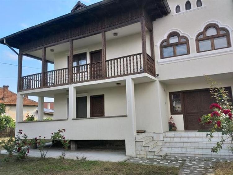 Casă individuală cu 6 camere cu Canalizare în Găvana Platou