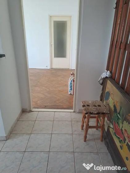 Apartament cu 2 camere semidecomandat în Exterior Vest