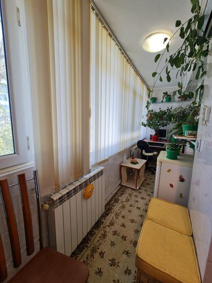 Apartament cu 3 camere semidecomandat, mobilat în Țiglina 2