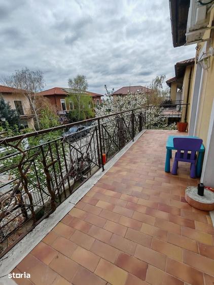 Apartament cu 3 camere decomandat în Mogoșoaia