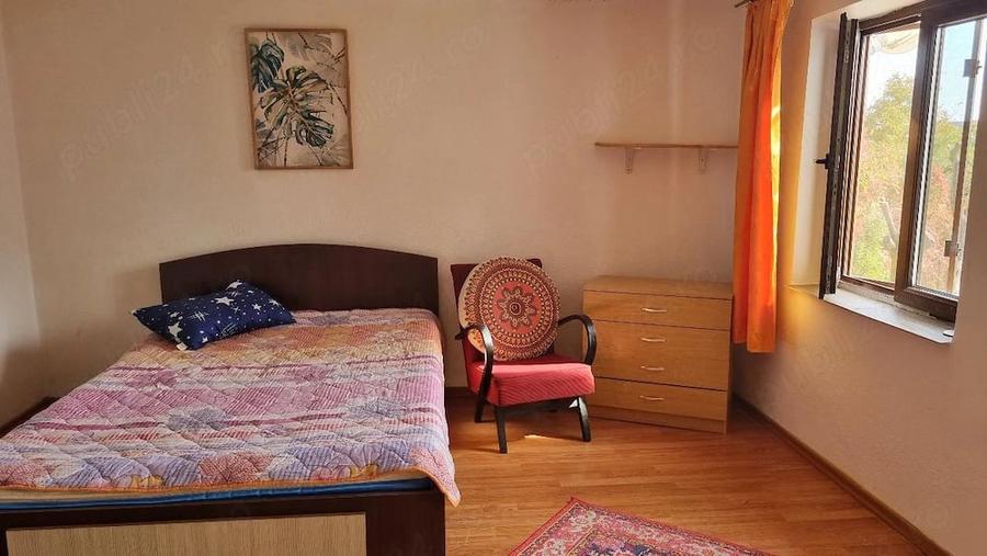 Casă cu 3 camere cu Teren 2000 Mp în Central