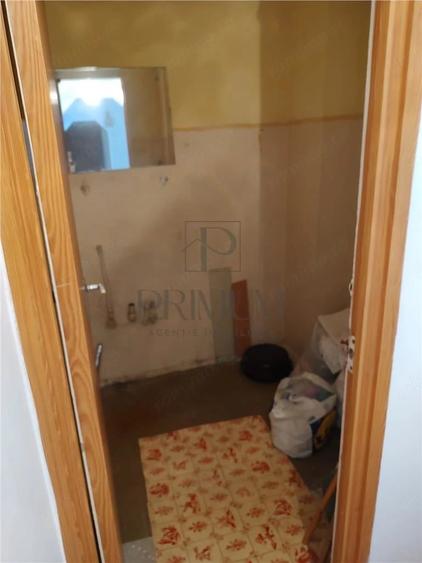 Apartament cu 4 camere decomandat în Girocului