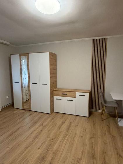 Garsonieră în Micro 17