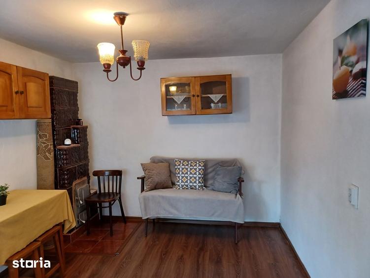 Casă cu 4 camere cu Teren 458 Mp în Central