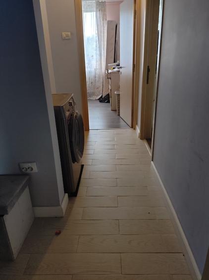Apartament cu 3 camere decomandat în Titan