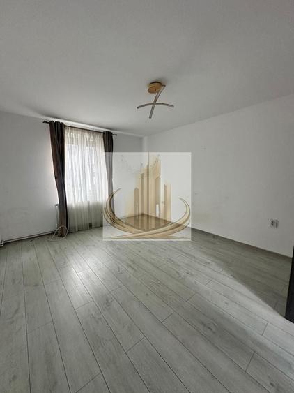 Casă individuală cu 5 camere cu Canalizare în Săcălaz