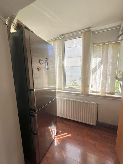 Apartament cu 3 camere decomandat în Nicolina
