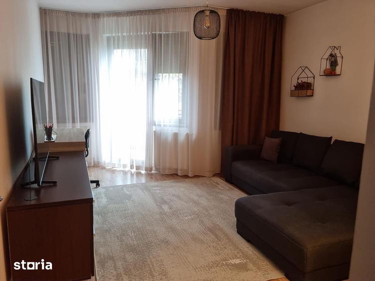 Casă cu 5 camere cu Teren 288 Mp în Central