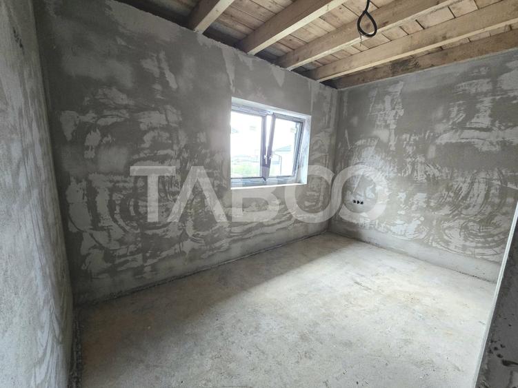 Duplex cu 4 camere cu Canalizare în Șelimbăr