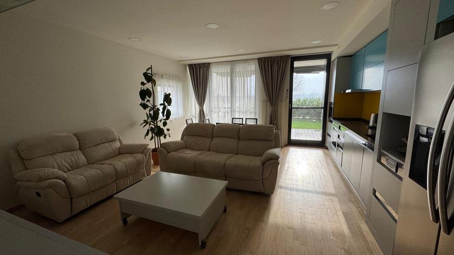 Apartament cu 3 camere decomandat, mobilat în Sisești