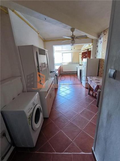Apartament cu 3 camere decomandat, mobilat în Micro 3