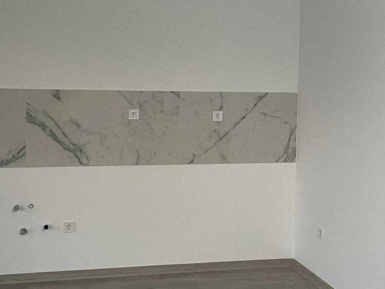 Apartament cu 3 camere decomandat în Florești