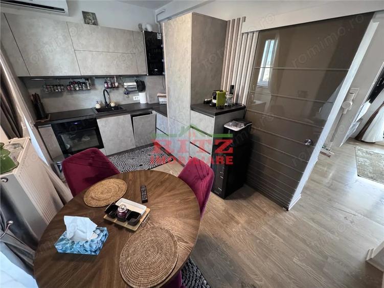Apartament cu 2 camere decomandat în Central