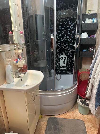 Apartament cu 2 camere decomandat în Piața
