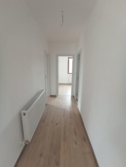 Casă individuală cu 3 camere cu Teren 440 Mp în Periferie