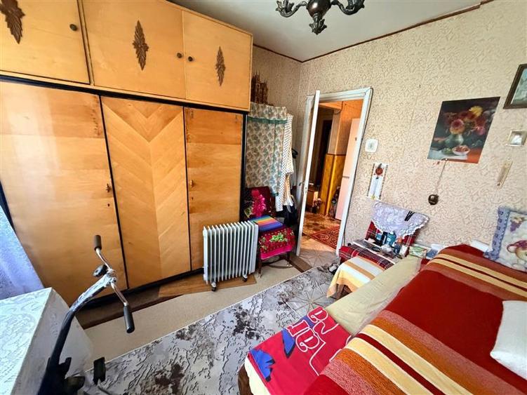 Apartament cu 3 camere decomandat în Alexandru cel Bun