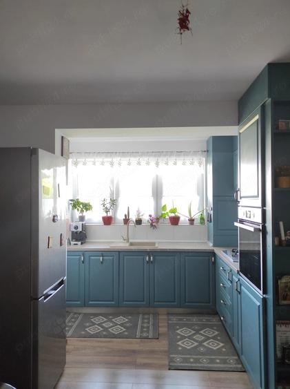 Apartament cu 2 camere decomandat, mobilat în Central