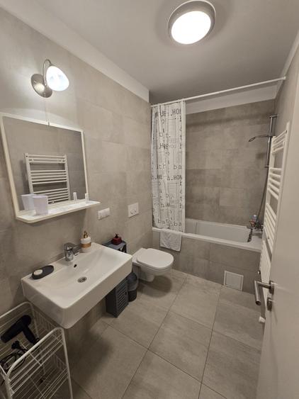 Apartament cu 2 camere decomandat în Noua