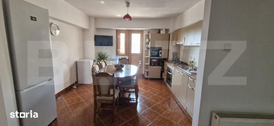 Apartament cu 3 camere în Micro 12