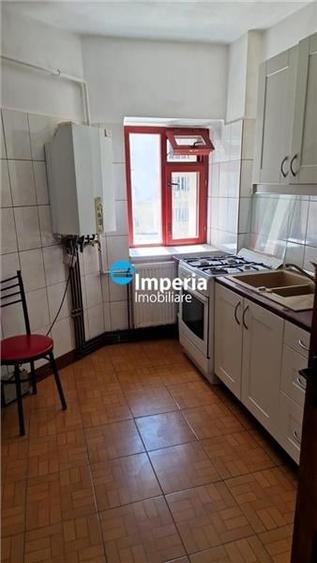 Apartament cu 3 camere decomandat, mobilat în Zimbru