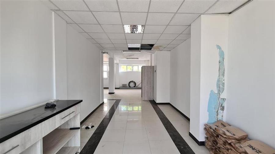 Spațiu comercial, de 150 mp, în Aeroport