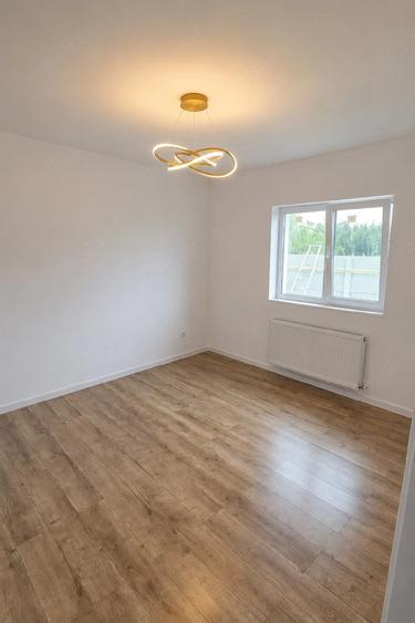 Casă cu 3 camere cu Teren 465 Mp în Domnești