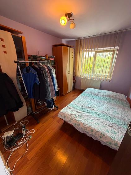 Apartament cu 3 camere decomandat în Aradului